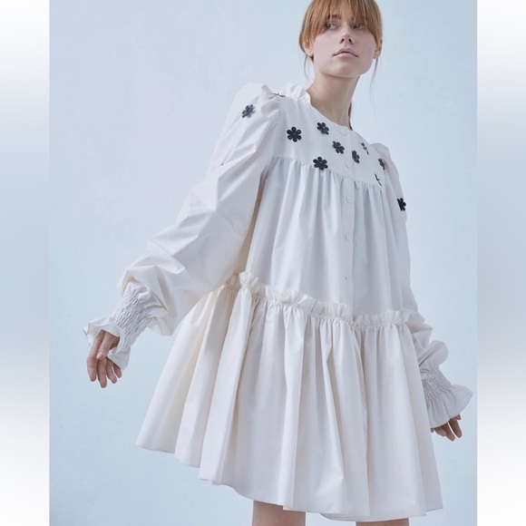 Muus Ruffle Rain Coat Dress with Flower Appliqué size Medium - Picture 2 of 8